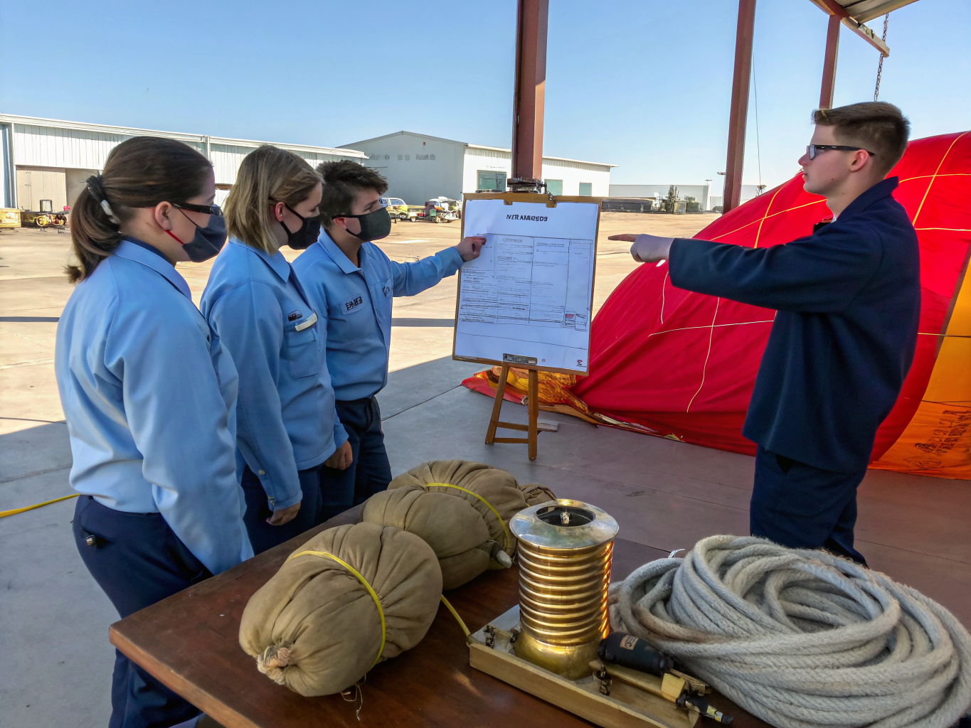 Atelier pédagogique sur le fonctionnement d'une montgolfière
